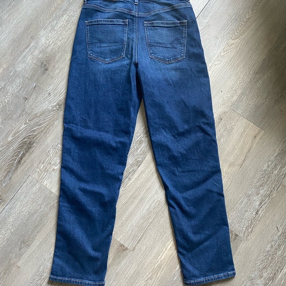 NWT American Eagle Curvy Mom Jeans - Picture 2 of 4